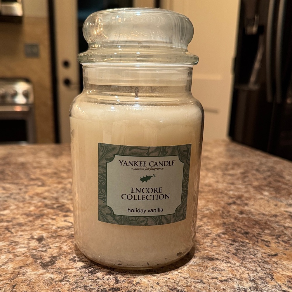 Yankee Candle Encore Collection in Cream
